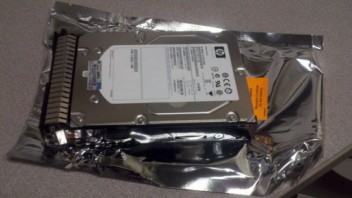 G8 HDD 652620-B21 653952-001 600GB 6G SAS 15K rpm LFF (3.5-inch) SC Hard Drive, for Proliant Gen8 Sever