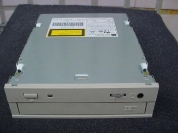 SCSI CD-ROM Drive XM-5701B 3702817-02 Tested Working Free Shipping