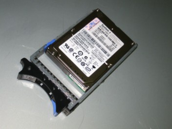 Server hard disk for System X3200 X3250 X366 X3850M2 X3950,42D0612 42D0613 300GB 2.5" 10K hot swap SATA HDD